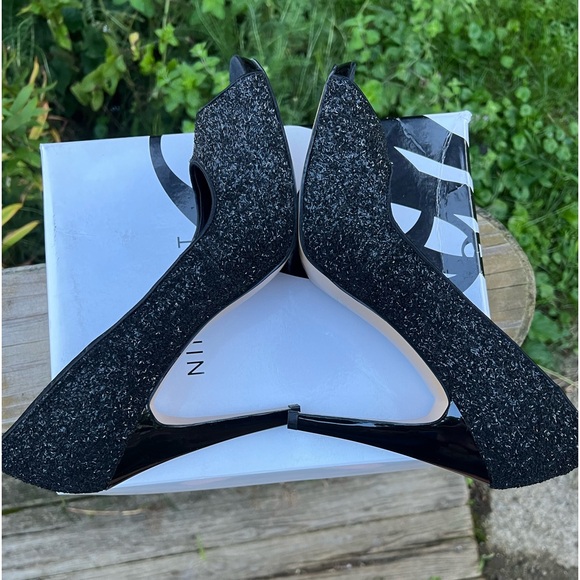 Nine West Peep Toe Sequin Heels Size 9.5M STUNNING! - Picture 2 of 8